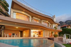 Luxury villas in Cape Town